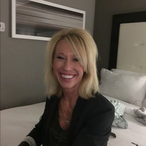 Meet your Posher, Lori